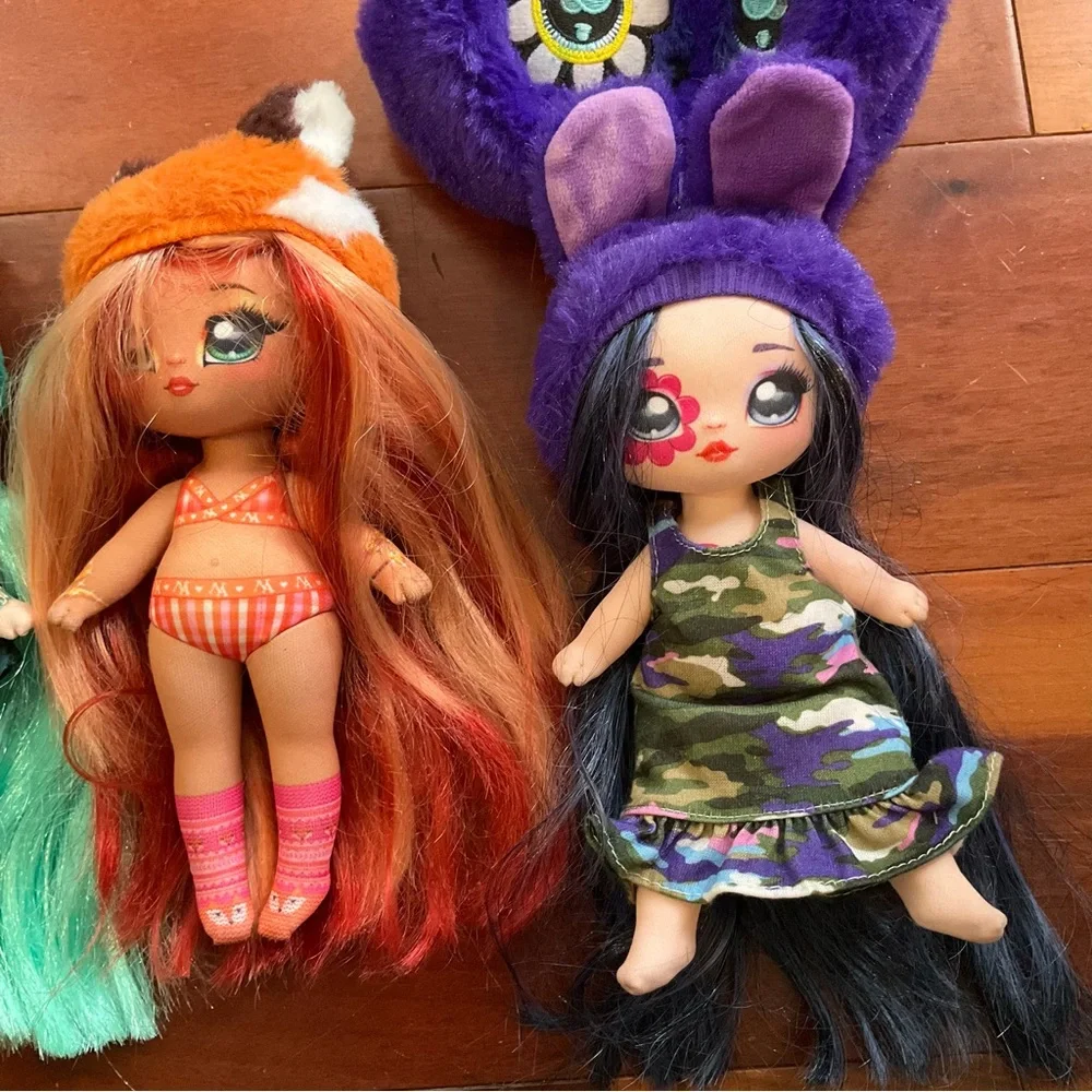 Lof of 4 Na Na Na Surprise Dolls